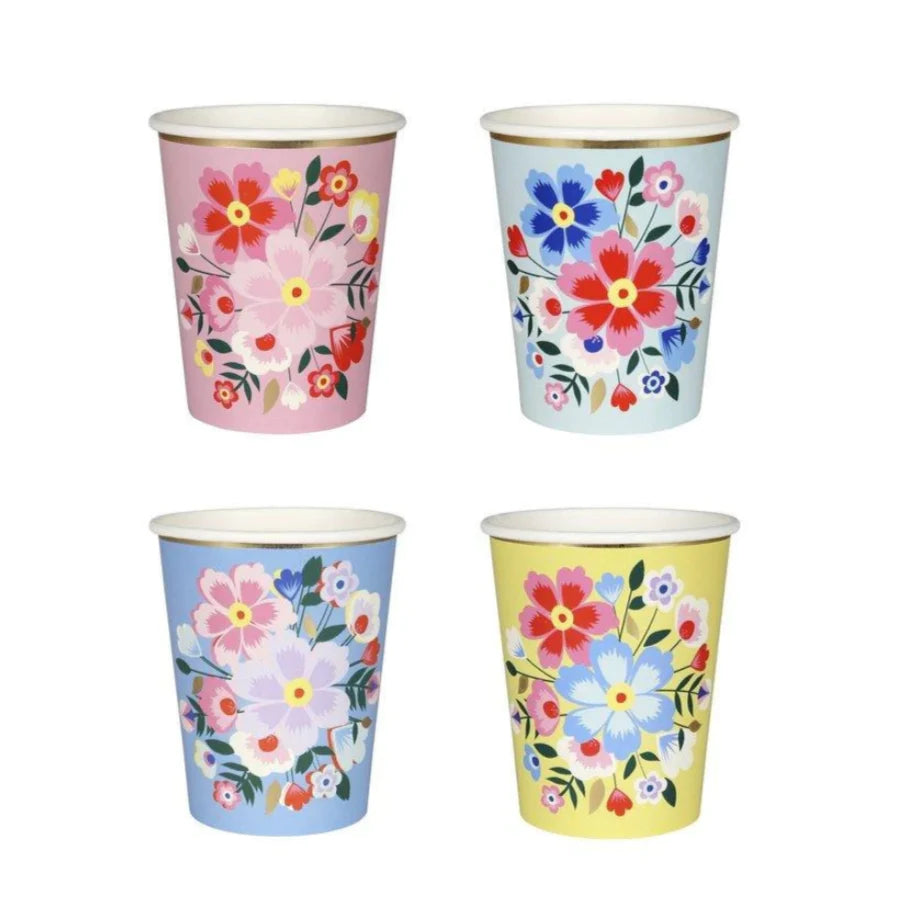 Disposable party cups with elegant floral patterns
